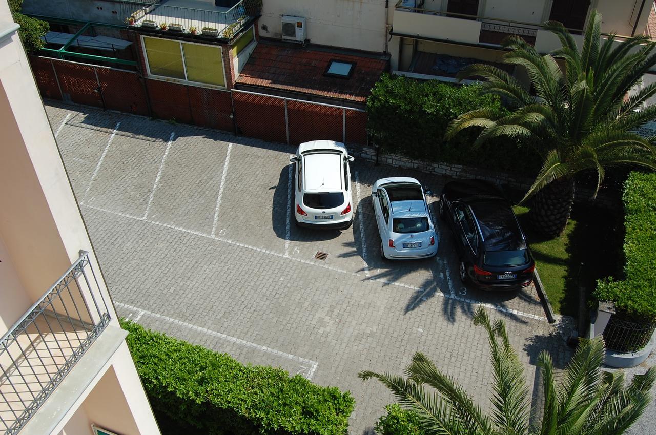 Riviera Residence Marina di Pietrasanta Exterior photo